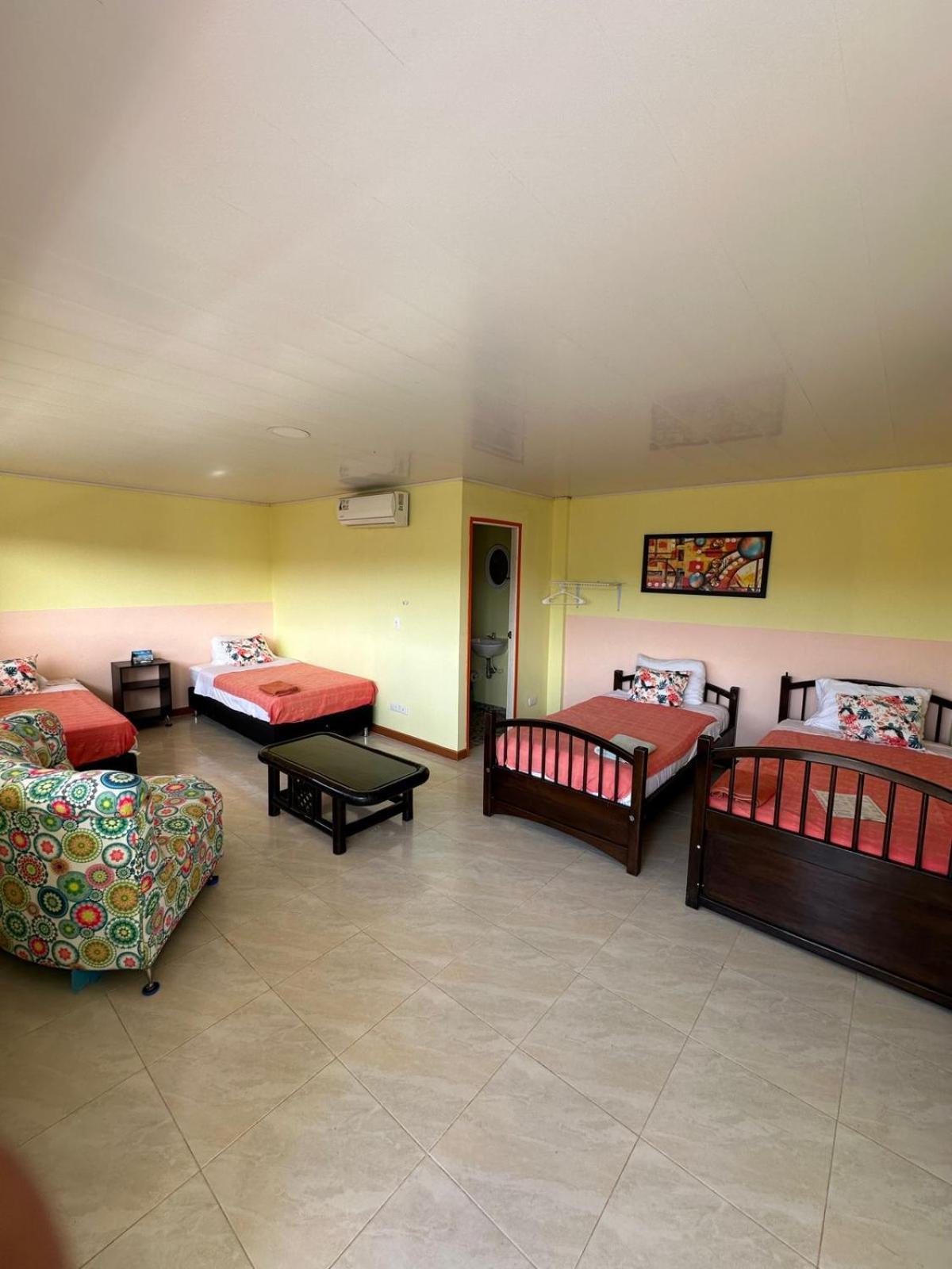 Victoria'S Gennie Bay Village Hostal San Andrés 외부 사진