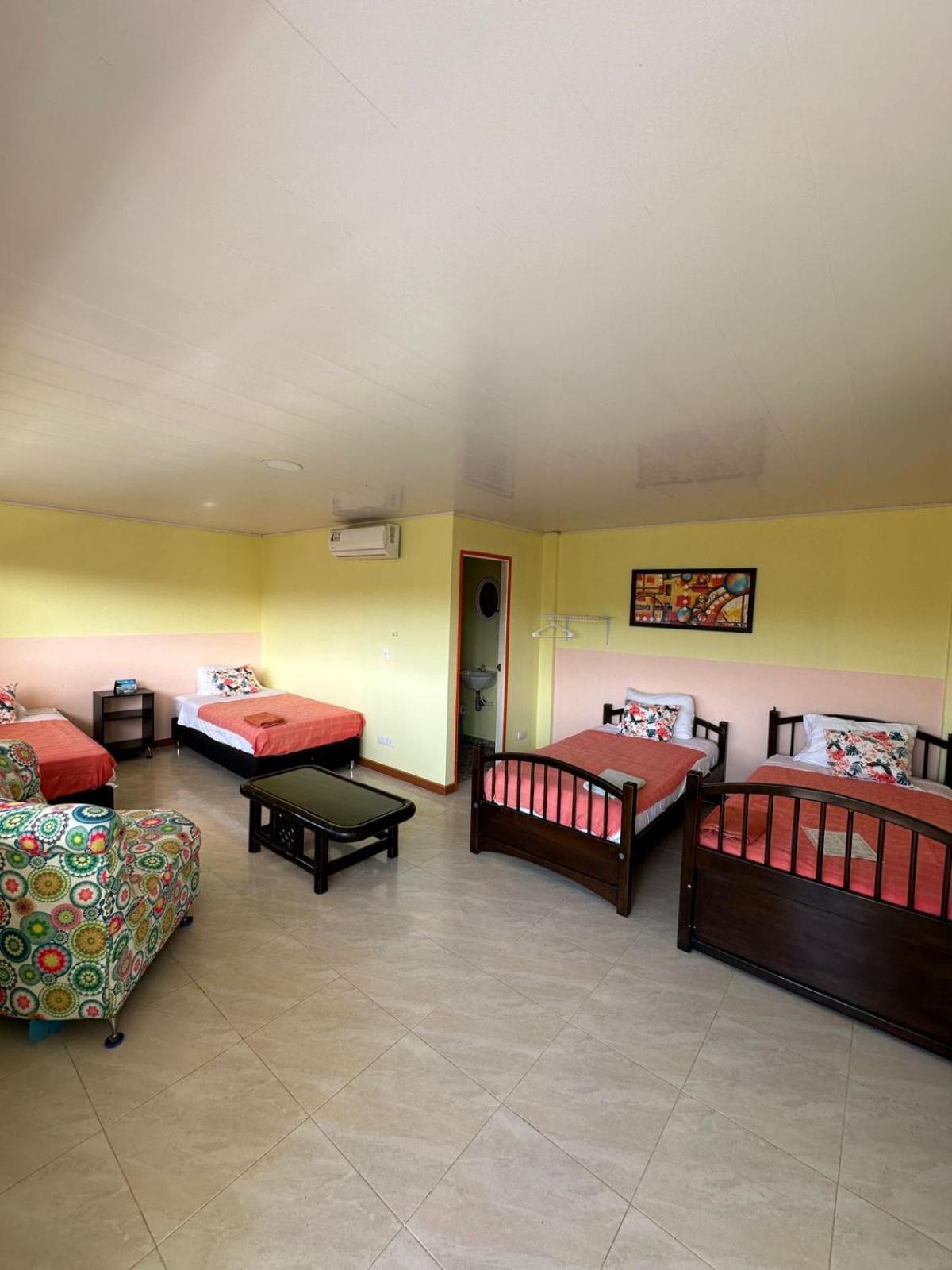 Victoria'S Gennie Bay Village Hostal San Andrés 외부 사진