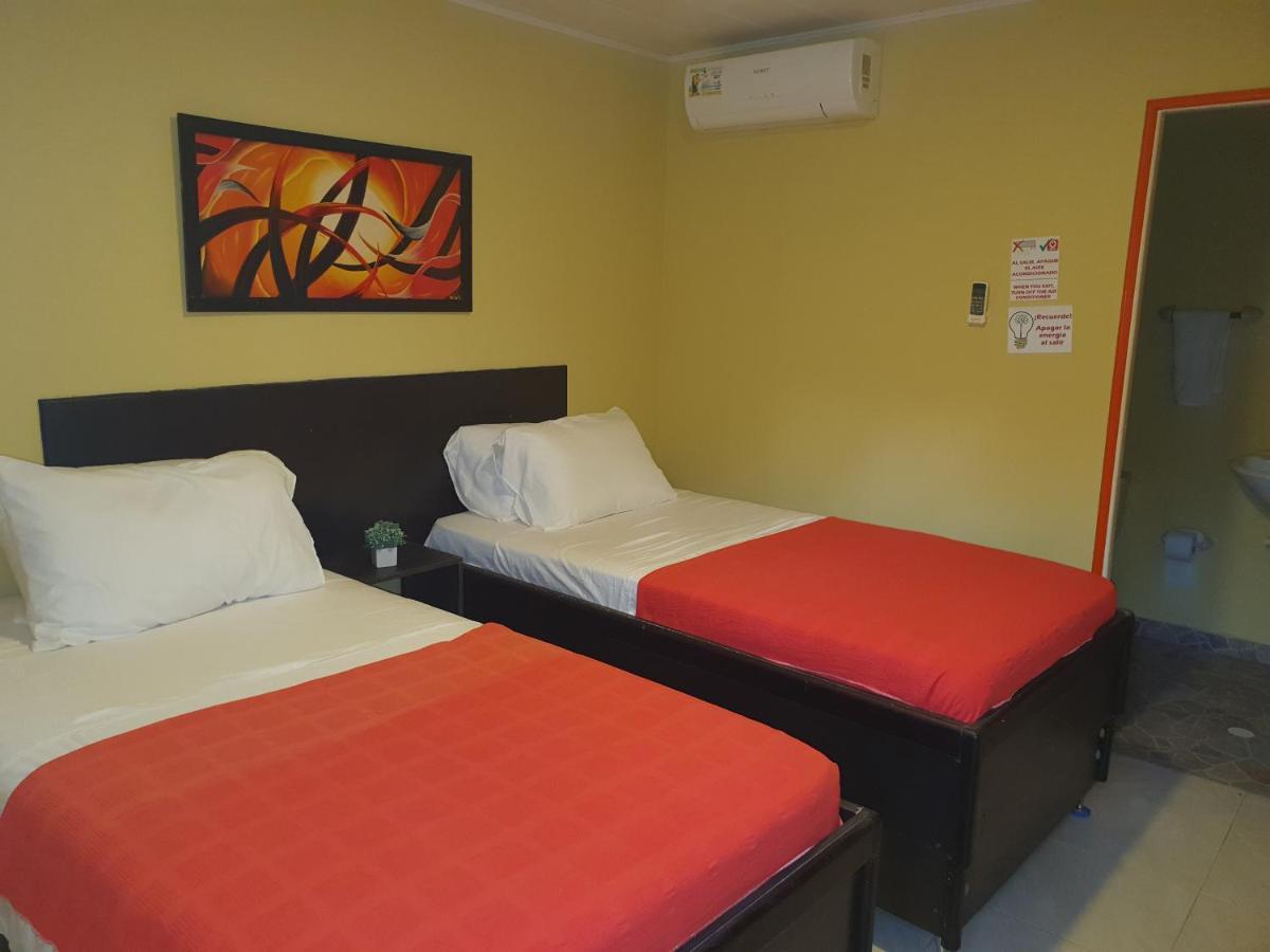 Victoria'S Gennie Bay Village Hostal San Andrés 외부 사진